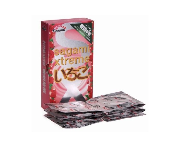 Презервативы с ароматом клубники Sagami Xtreme Strawberry - 10 шт в уп.