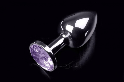 Пикантные штучки - Маленькая серебристая анальная пробка с кристаллом - 7х2.5 см (фиолетовый)