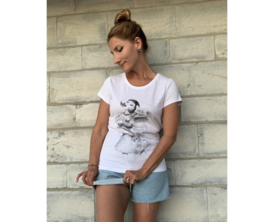 Gvibe - женская футболка, девушка с котом (S)