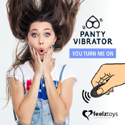 FeelzToys Vibrator Panty Purple - Массажёр в трусики с пультом ДУ, 10х4.5 см (фиолетовый) 